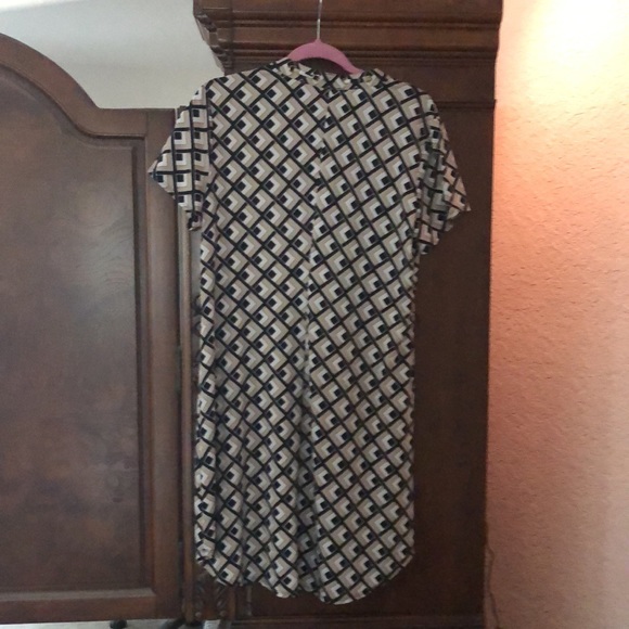 Dress - Picture 2 of 4